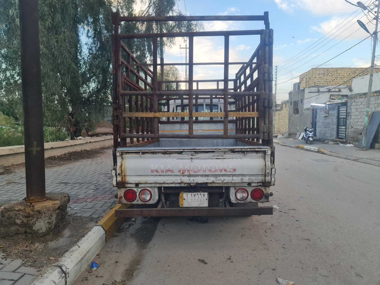 خوان الله شهاد ماعرف سعره شخص فقير كلفني علابيعته ماعرف تفاصيله 16 مديله بل رميثه مكانه هاذه راعيه ***********
