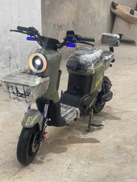 دراجه شحن لبيع مديل 25R9دراجه ماشيه خمسه الف بطاريته 32الكبار كل غراضه...