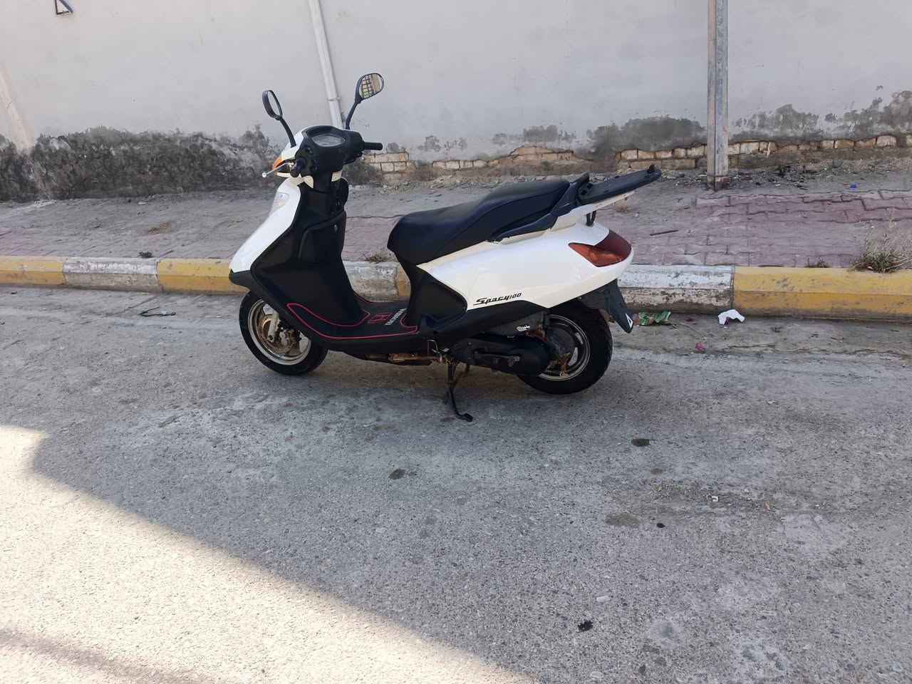 درجة سبيسي ياباني مكينه ناعمة خرسه نعومة فول كفرات اصليه أبو الختم كابريتر اصليه كهربايات كله شغال قفل صندوق شغال قفل سكان شغال الهاتف ***********المكان كوت الخاجيه
