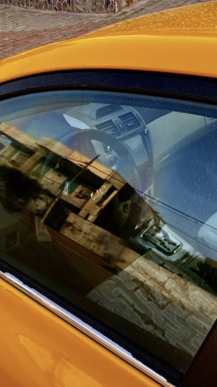 السلام عليكم خواتي
سياره كورلا موديل 2013  السياره ضررها صندوق فقط سياره محرك 2019 وكير 2019 كامله مكمله نفضيفه وللسعر والاسفتسار الرقم ***********
