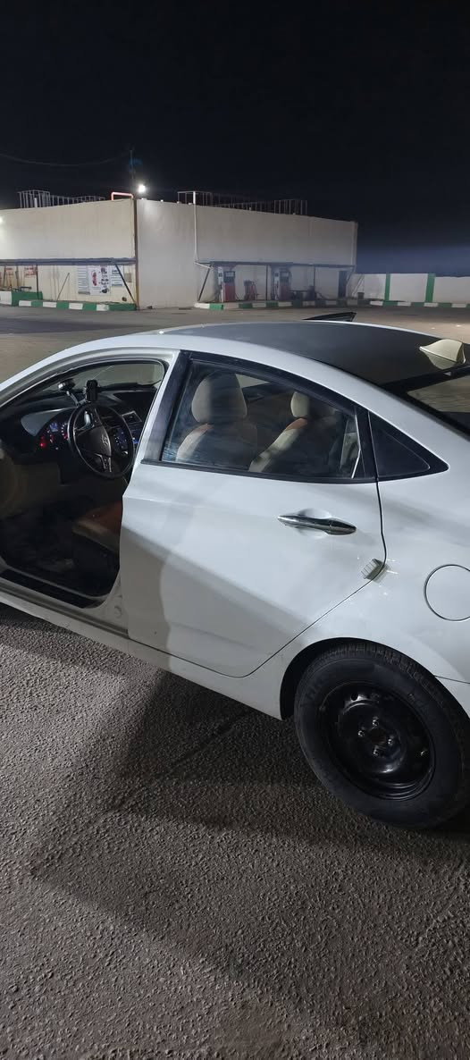 السلام عليكم 
هيونداي اكسنت 
2012 سيارة خليجية بية طخة من جة
 السايق الباب الخلفي معدلة يعني حت متبين زغيرة 
محرك 1600رقم اربيل ارضية جلد مدوشمة 
شاشة اندرويد تبريد ثلجج🥶 كير اوتو 
كير محرك حدادية مكفولة 

السعر (100)
مكاني (بابل /الكفل) 
رقم(***********)

مامتواجد ع الفيس فقط واتساب واتصال
