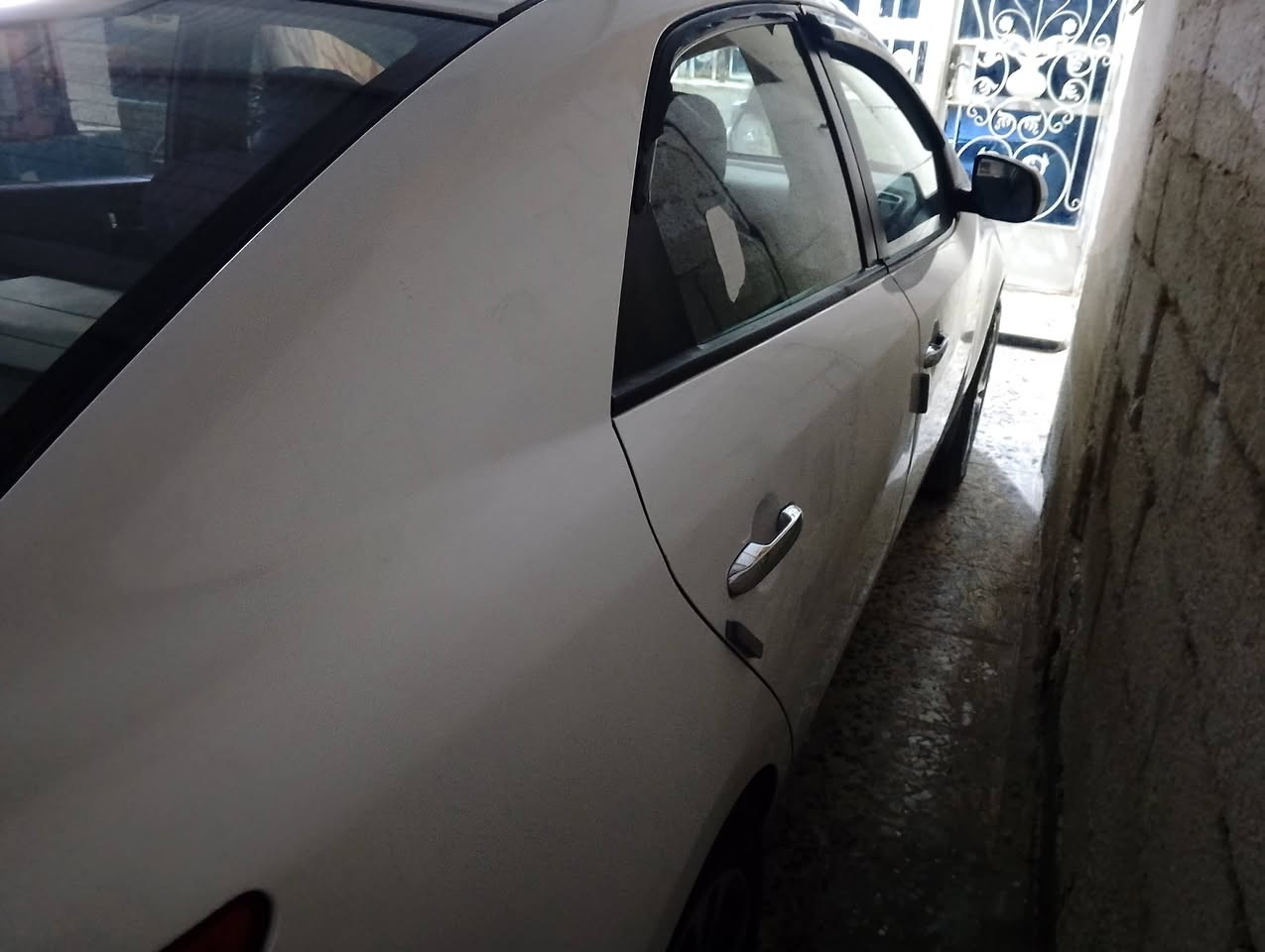 سيراتو 12فول واحد على واحد فتحة بصمه حساسات شفتات مري شفط اشاير بل مري بيهه جاملغ مبدل بلادي وشوية صبغ فوك باب الصدر باقي السيارة مكفولة مكاني بغداد ناحية الرشيد سعر 105وبيهه مجال تلفون بي وات ساب ***********
