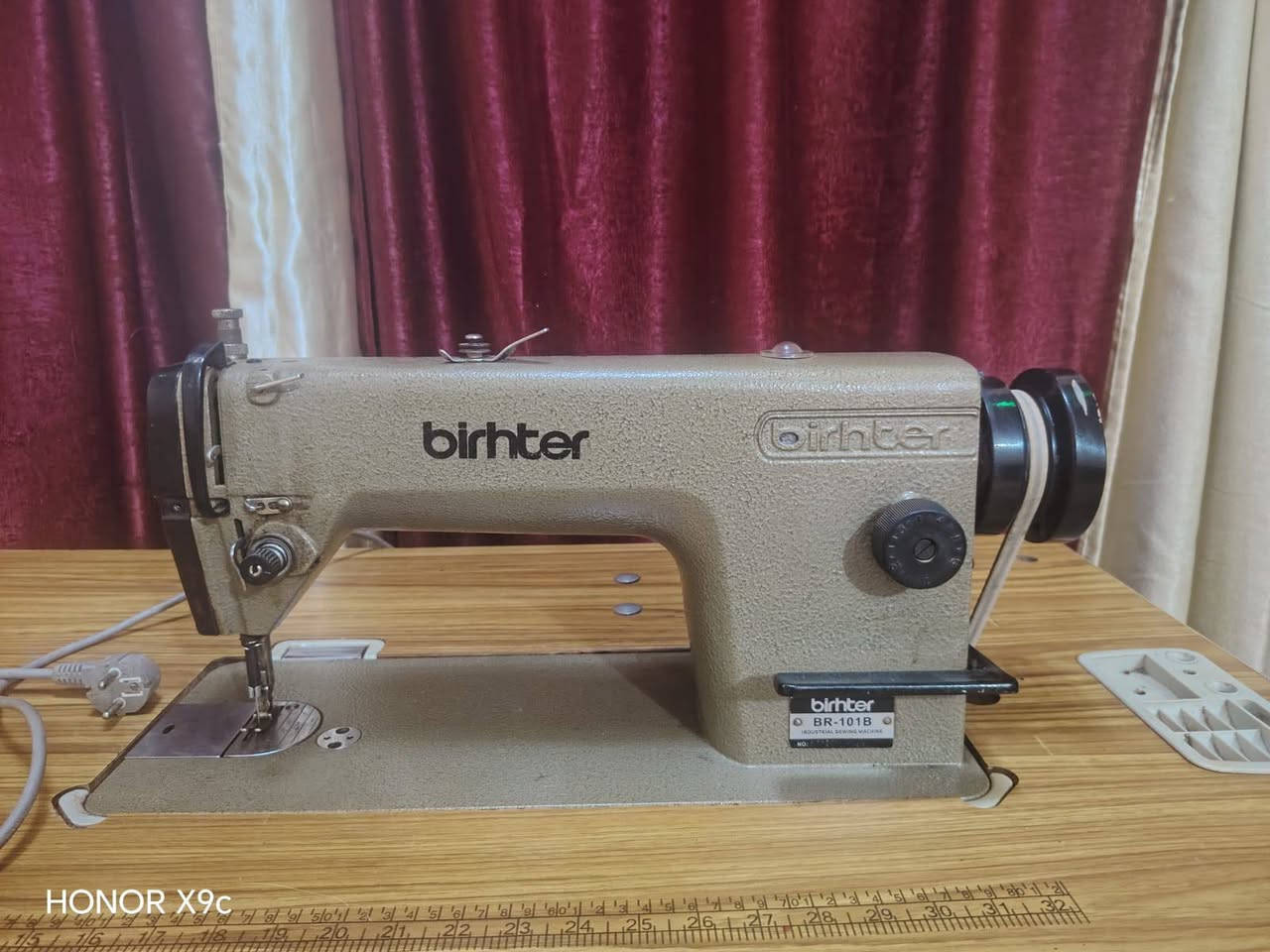 برذرررر ياباني
شرط الفحص والشغل 
مكينه جدااا نظيفه 
تخيط كافه انواع الاقمشه


**إذا كنت صاحب هذا الإعلان وتريد حذفه لأي سبب، رجاءا أرسل رسالة إلى الدعم الفني**