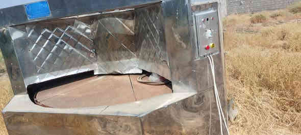 سلام عليكم فرن دائري ايراني حجم كبير مترين  سلي استيل  نضيف وشغال  داخل ولسقف امبطن طابوق لحفض الحراره   وميز تزكا وسله  جدد مامستعملات سعر الفرن ١٢ ورقه   للاستفسار *********** مكاني ديالى جديدة الشط
