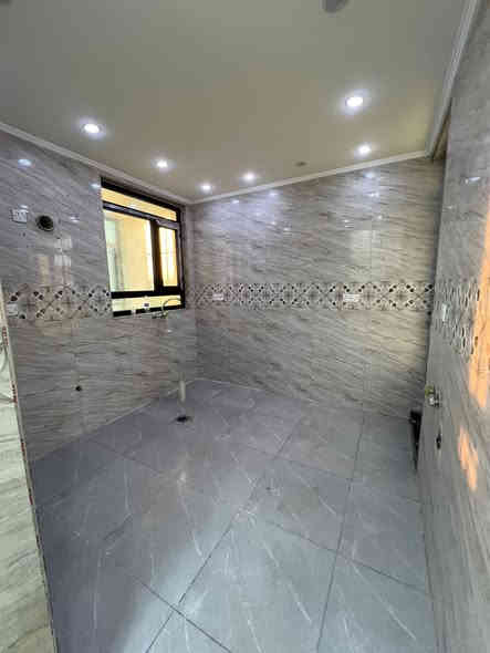 🔴 زيونة محله 714  قرب شارع الربيعي
🔴شقه حديثه للايجار طابق اول 

🔴 الشقه جدا كبيره

🔴 مصعد

🔴تحتوي على:

🔴صاله ومطبخ

🔴 غرفتين نوم : وخدمات

التفاصيل اكثر يرجى الاتصال على

📞***********

📞***********
