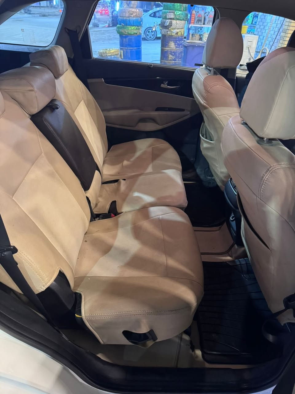 للبيع: كيا سورينتو خليجي 2020
• المحرك: 3600 سي سي
 • عدد الركاب: 7 ركاب
 • العداد: 60 ألف ميل
 • الرقم: أربيل – الجديد
 • الوقود: بنزين
 • ناقل الحركة: أوتوماتيك

المواصفات:
 • فل كامل عدا الفتحة
 • كاميرات 360 درجة
 • حساسات 360 درجة
 • 4 مودات قيادة
 • تعريب عربي (بلادي خليجي)
 • شاشة تحكم
 • تحكمات ستيرن
 • توقف ذاتي خلفي
 • تبريد بلادي (قطعتين)
 • جنطة كهرباء
 • Apple CarPlay
 • بصمة تشغيل
 • بردات بلادي
    •تحكمات بلمري 
    •ستيرن كهرباء
    •دوسات بلادي ختم سورينتو
    •اشاير بل مري 
 • وباقي مواصفات السورينتو المعروفة

الحالة:
 • الضرر داخل العراق فقط
 • بارد خشم البنيد فقط
 • شبرين بباب عكس السايق
 • الإيرباكات سليمة
 • جميع إشارات الدشبول طافية
 • لا يوجد أي چك شغال
 • المكينة والقير شرط الفحص

السعر: 253
قابل للتفاوض البسيط

📞 للاستفسار: ***********
📍 العنوان: صلاح الدين – سامراء
