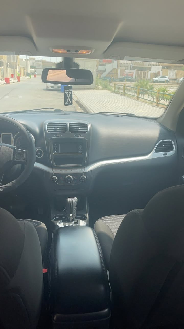 سلام عليكم شباب دوج جورني للبيع او مراوس حسب القناعه موديل 19 ماشيه 92 ميل 4 سلندر 7 راكب قطعه وحده تبريد حادثه فقط البنيد مصبوغ بدون دواخل وصور الحادث والسونار مرفقه مع المنشور مكانه واسط ورقم واسط للاستفسار أكثر 

***********
