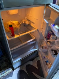 ثلاجة • للبيع