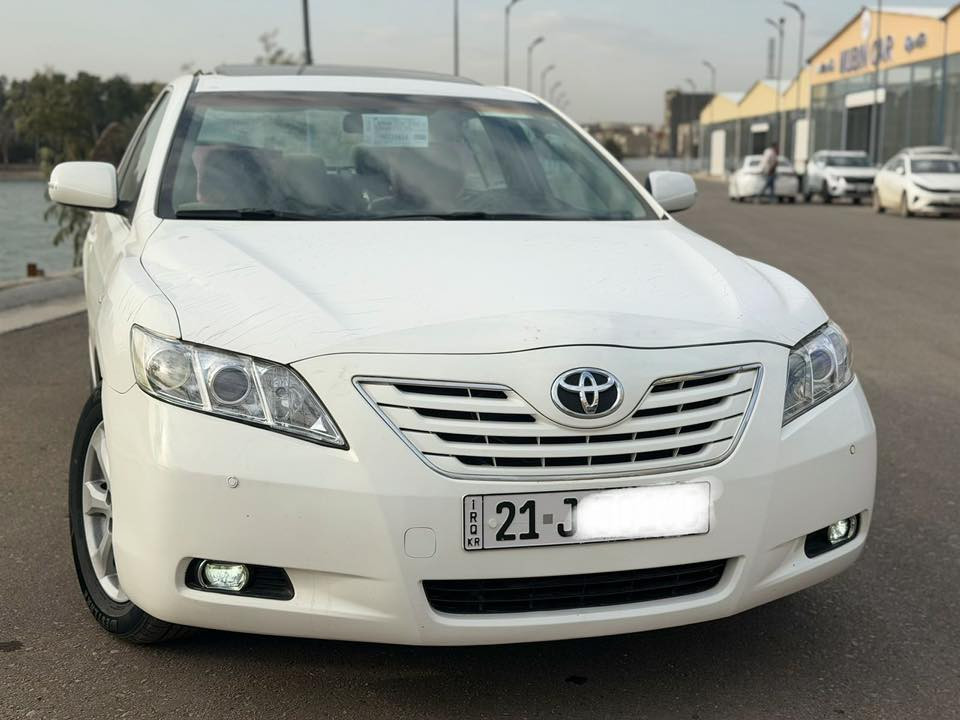 السلام عليكم 
كامري 2008 كفاله عامه 
السياره جديده لوك عل وضع الشركه 
محرك كير صدر عل وضع الشركه 
ماشيه 90 الف فول 1/1 
فتحه سلايت 
برده كهرباء 
داخل بيجي 
داخل صاج 
مري شفط 
كشن كهرباء 
حساس امامي خلفي 
محرك 2400 
رقم سليمانيه تحويل مباشر
مكان السياره بغداد 
رقمي ***********
