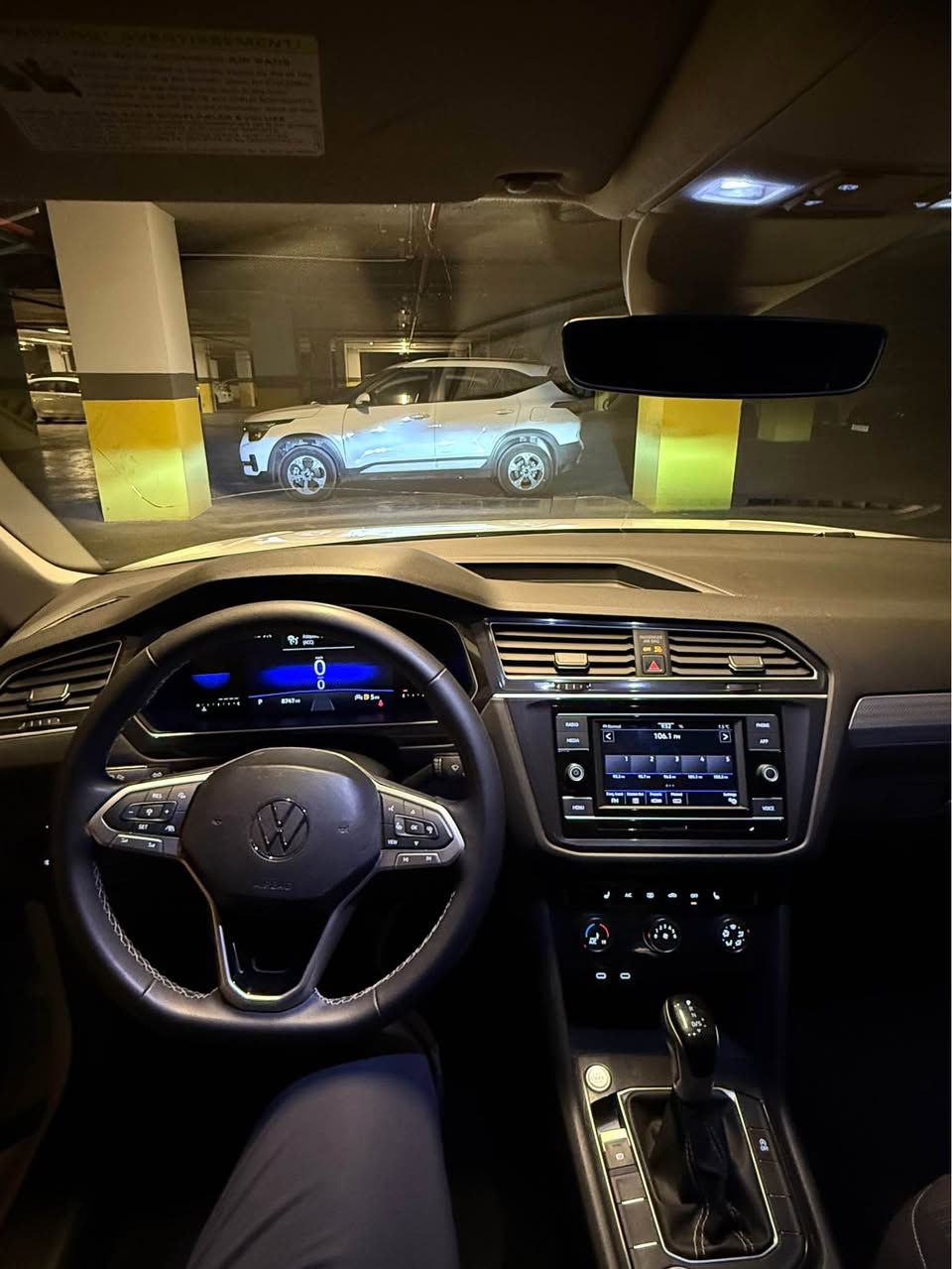 فولكس واگن تيگوان 
موديل ٢٠٢٤ 
مواصفات   Se
ربع بونت جملخ صبغ
بدون دواخل 
ايرباك سكان سستم
٩٠٠٠ الف ماشيه
سياره  دبل اكسل 
شاشه كاميرا حاسه
اوتو ستوب  بريك ههوا 
بصمه شغل بصمه باب 
كشنات هيتر 
 سعر ١٦٨
0770 151 7071 السليمانية, العراق
