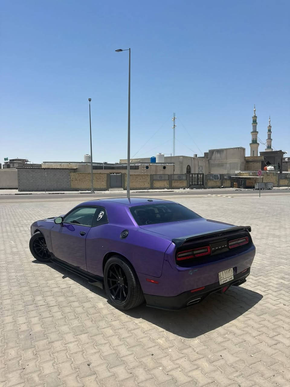 جالنجر sxt 2018لون بنفسجي
رقم بصرة
تشغيل عن بعد
رادرات جانبية 
حساسات خلفية 
كامره دواره 
شاشه وسط
كشن كهرباء
دواخل جلد بنفسجي 
بجم srt 
ادامة كاملة للسيارة قبل شهر اي نقص مابيها 
حادثهه ثلاث قطع  
ماشيه 76. السعر140 وبي محال بسيط رقم الهاتف ***********
