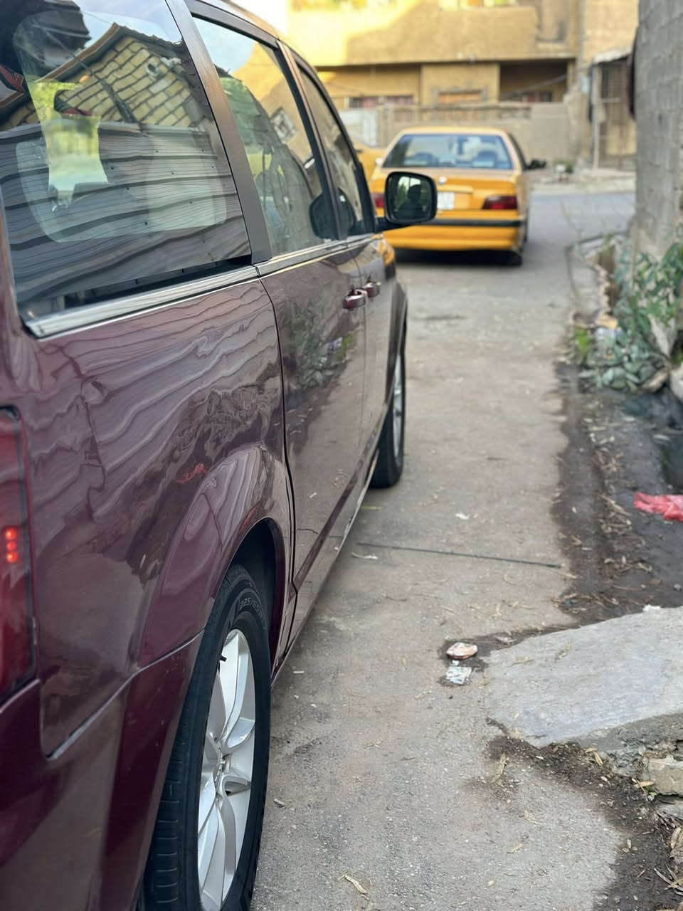 السلام عليكم
سيارة دوج كراند كرفان موديل ٢٠١٩
كير مكينه حدادية جاهزة تبريد ثلج 
تخم تاير نضيف بيهة قطعه واحدة فقط
قبق الجنطة حادثهة صبغ صغير بالجاملغ الخلفي 
بدون تبديل سيارة جاهزة من كلشي 
تحكمات ستيرن كشنات كهرباء ابواب كهرباء
السعر ١٨٥ وبيهة مجال بسيط الاستفسار(***********)
