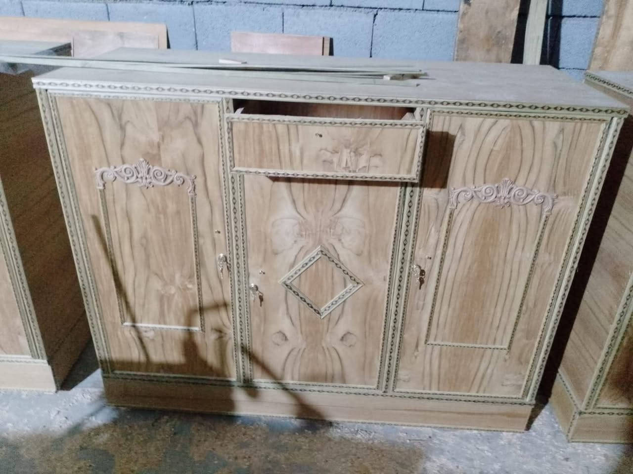 بيج جمله ومفرد معمل الجوادين الكناتير
ابو 2باب وابو 3باب وابو 4باب
بوفيه متر ونص او مترين او مترين ونص شغل حلو وقوي وقبق وفرش بلوك العنوان البصره كرمه علي لاستفسار
***********
***********
