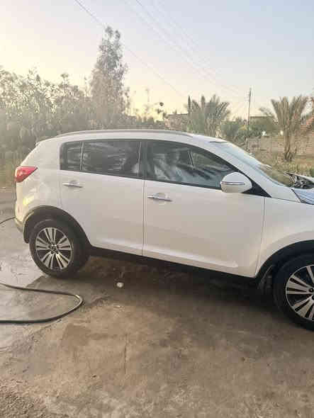 سلام عليكم 
سبورتج للبيع فقط ٢٠١٥ 
سياره فول خليجي محرك ٢٠٠٠ دوش 
سياره خير من الله 
 سوناره موجود 
كشن كهرباء 
بصمه 
شباك نحله 
جلد
كشنات ٤  تدفئه  تبريد 
حساسات خلفيه دكم بل باب 
ويل كب حجم ١٨ 
مري شفط  
شاشه 
قطعتين تبريد 
كشن السايق ٣ دكم 
مكاني ديالى قضاء بلدروز  سعر 165 وبيه مجال 
***********
