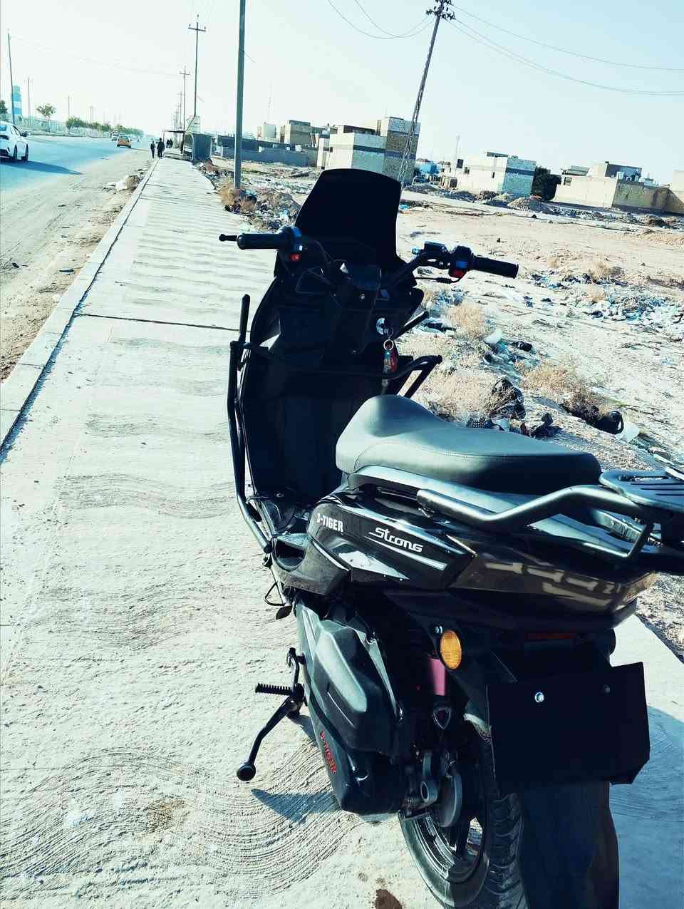 سلام عليكم ورحمة الله وبركاته دراجه رمبه جديده ماشيه الفين وسبعميه دراجه وكاله ونضيفه بشكل كلها شغاله سلف هندر كامله مكمله 
(للبيع) 
للتواصل خاص 
او 
عل رقم لهاتف. ***********
