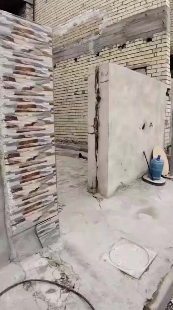 السلام عليكم دار للبيع طابو صرف 🏠
السعر 110 وبي مجال بسيط
ملاحظه الدار يحتاج إلى ترميم
المساحه /80 طابقين 
واجه / 4
ونزال / 20 
محتويات الدار /  2 غرف نوم+ صاله + مطبخ + حمات تواليت
العنوان الشهداء شارع المضخة الأول رابع فرع 
 وموقع هادئ 

لمعرفت تفاصيل اكثر للأتصال علئ الأرقام التاليه 📱 
***********
***********
