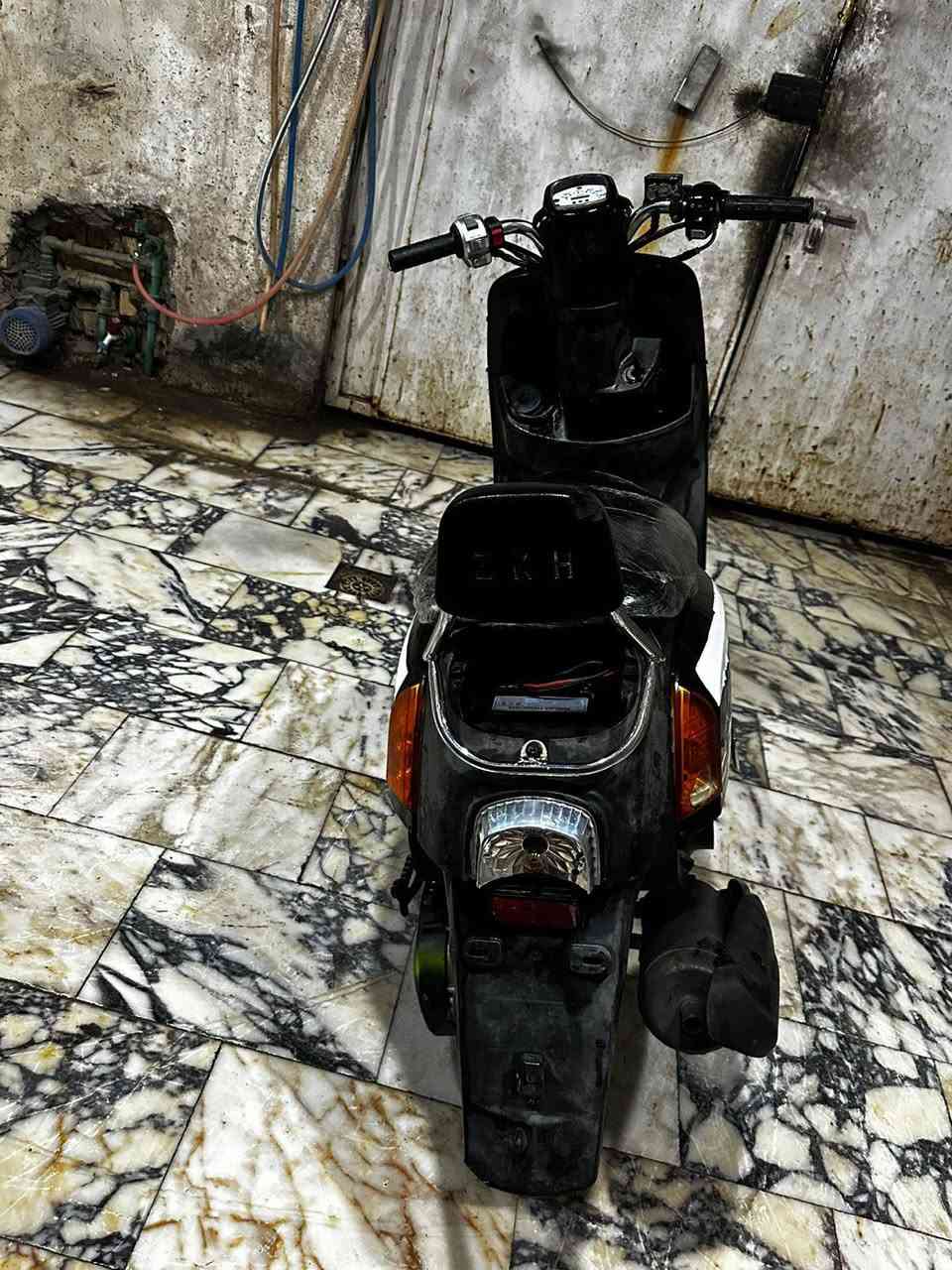 سلام عليكم دراجة للبيع بوليس 120دراجة شغالة من كلشي كهربائيات كلها شغالة مكينة مكفولة من النضوح ولتبخير ولمكينة مشيهة طيران هندر واحد اب كل وقت السلف بس البراغي امكطعة مالتة السعر 425 اوبيهة مجال مكان بغداد العبيدي شارع عشرين مال رئاسة رقم ***********
