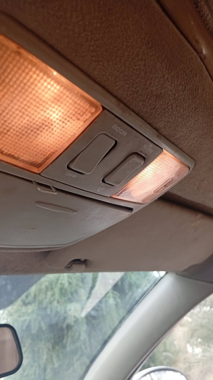 سلام عليكم ورحمه الله وبركاته اخواني عندي سياره للبيع ليفان موديل 2013 رقم ذي قار خصوصي نسبه الكهربائية 100 % كلشي شغال مكينه كورله رقم الهاتف ***********#
