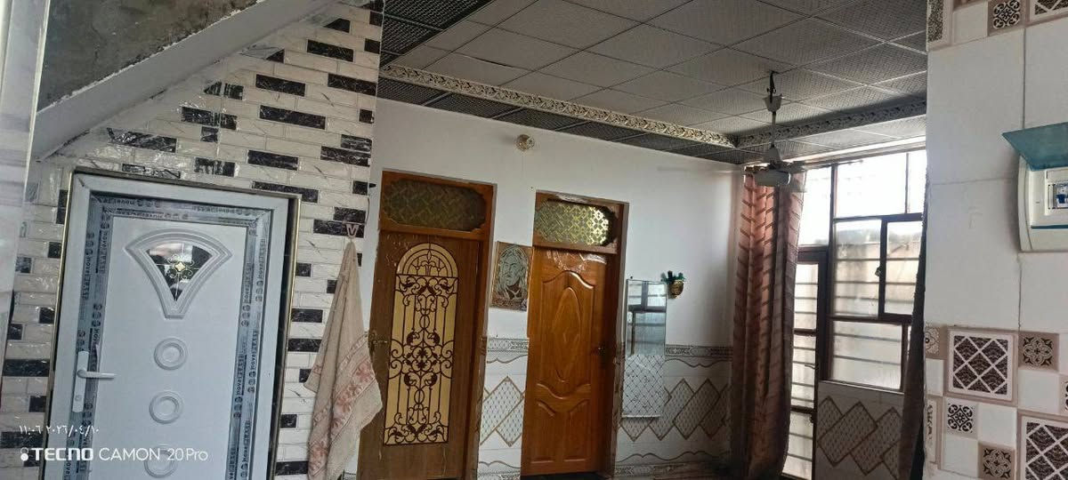 🏡 بيت 140 متر ب 44 وبيه مجال   

طابو زراعي + إقرار محكمه
مشمول بلتطويب ومرقم من المختار

🏗️ البناء: طابوق | الأساس والسقف:ةغ كونكريت

🔹 مواصفات البيت:
✅ غرفتين نوم 🛏️
✅ صالة 🛋️
✅ صحيات 🚽
✅ مطبخ 🍽️
✅أستقبال ✨

🔹 الخدمات المتوفرة:
💧 ماء | ⚡ كهرباء | 🚗 شوارع مبلطة | 🏫 مدارس قريبة

📍 الموقع: النجف –شارع الصب – مقابل قرية الغدير / عمود 276 
📜 الملكية: طابو زراعي

📞 للتواصل: ‏  ‏

أتصال ***********
 واتساب ***********
