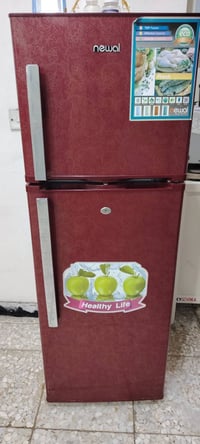 ثلاجة حجم وسط شغالة ١٠٠ ٪ تجميد واضح بالصورة 07807617994 سعر ٧٥ الف