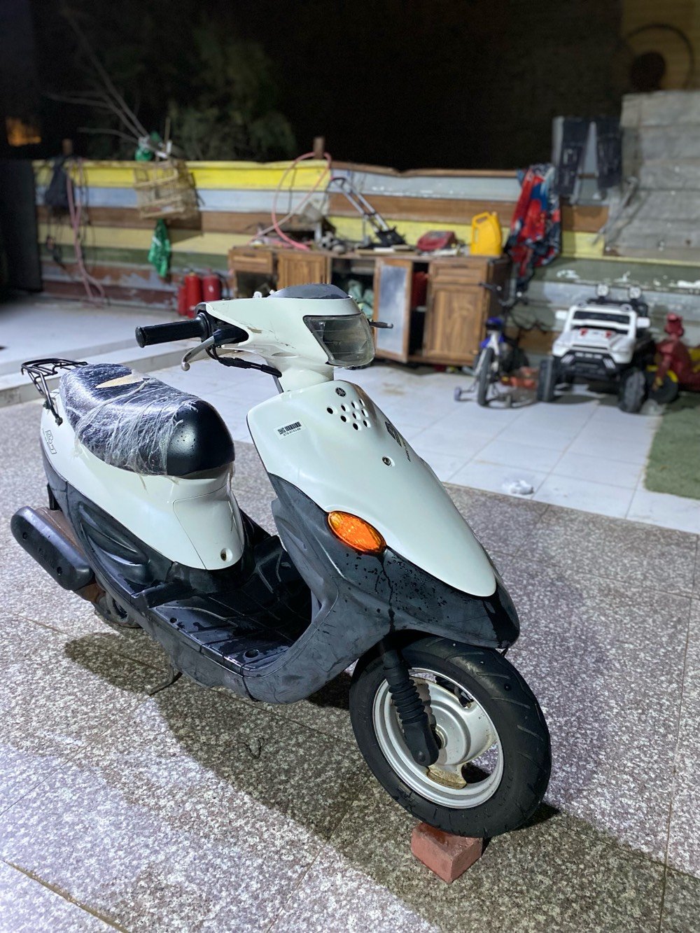 ناصريه شارع بغداد موصفاته حاويه ساله شهرين من نازله ماشيه 25كيلو متر سرعه توصل ل75 هورن سلف نكره باتري جديد