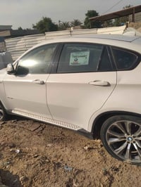 BMW x6  موديل ١٢  بدون مكينه  مراوس شعدك نزل. 07748703999