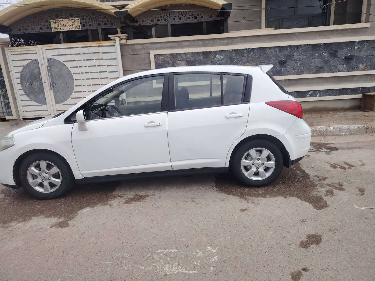 نيسان فيرسا 2007 SLفول
فتحه بصمه تشغيل بصمه ابواب شاشه كامره تحكمات داخل بيجي محرك 1800 ماشيه 128
مكاني بغداد المحموديه 

تبريد ثلج صدر امامي خلفي جاهزه بيهه رشات5قطع بدون ضربه فقط جاملغ امامي ايمن حادثهه

السعر قفل من الاخير 75 سياره حلوه جديده

***********

***********
