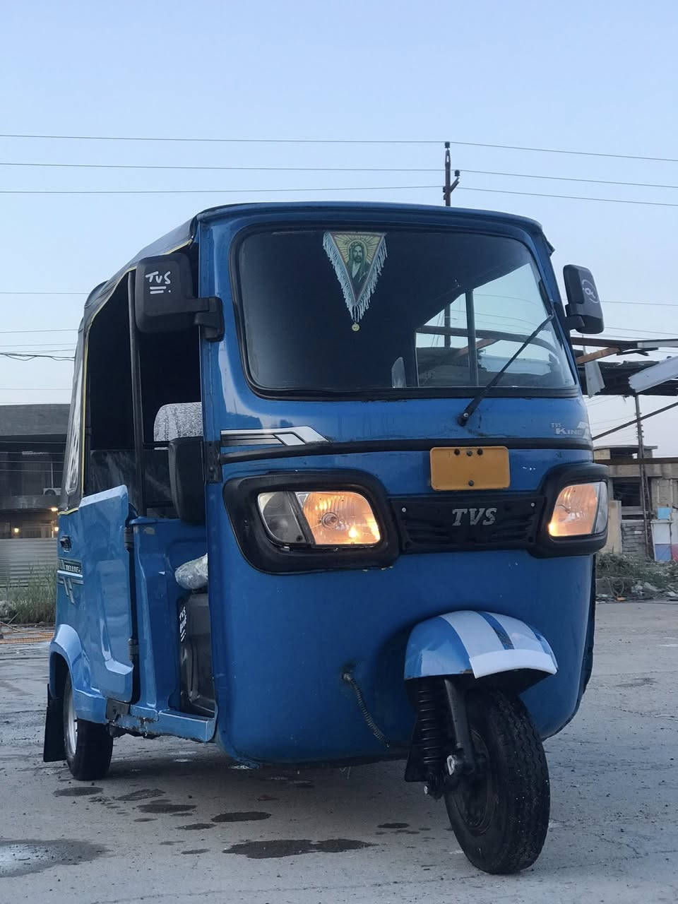 سلام عليكم
تيفي اس رقم بغداد 
مكينه مكفوله
كشر مكفول ما عده طخه ع كد جف بلغد ليمنه 
ما نقصه برغي كلشي جديد بيه 
محوره صوت ودبل تخم تاير جديد 
مكاني بغداد محموديه اي ستفسار 
***********
