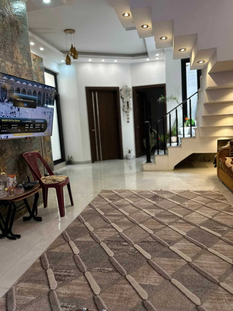 #لـــــلـــــبيع  -/دار بناء جديد مودرن الدار خدمات.  كاملة 
طابقين 🔻غرفتين نوم وهول وصالة ومطبخ حار بارد وكراج ومجموعة عدد 2 مناور داخلية عدد 2
⏫️عدد 4نوم مع مطبخ و مجموعة متكاملة 
⬆️بيتونه مخزن كبيرة 

📍موقع -زوير تقسيم حسين مارينا من شارع /الكورنيش 

📍مساحة  -180م
📍الواجهة- 9م

📍_____#لــــــــــــلاستفسار-***********

#عقارات_الامير_في_بابل_شارع/_60مدخل حي الحسين مقابل مدينة حمورابي السياحية 
_________________♻️♻️♻️♻️
نستقبل عروضكم التجارية والسكنية كافة :
نستقبل عروضكم التجارية والسكنية كافة :
