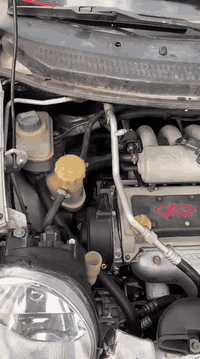 السلام عليكم سيارة كيو كيو ٢٠١٢ تخم تاير جديد صدر امامي خلفي جديد دواخلها نضيفه مكينه بلاديه كهربائيات كلها شغاله السعر ٣٣ وبيهة مجال بصيط *********** مكلف بل بيع هاذ رقم. صاحب السياره
