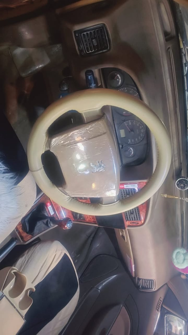 سلام عليكم بيجو 405سياره حلوه وجهزه رقم بغداد بيع او مراوس هذا رقم صاحب سياره مكان سياره بغداد شهده بياع  ***********
