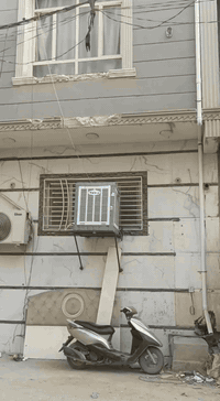 السلام عليكم ورحمة الله وبركاته

عمارة للبيع في كربلاء المقدسة
الموقع: مقابيل مستشفى الكفيل، داخل فرع قاعة فيروزة

المساحة: 100 متر مربع (10 × 10)
التفاصيل:
 • تتكون من 3 شقق
 • الوارد الشهري: 1,100,000 دينار وقابل للزيادة

للاستفسار:
📞 ***********
