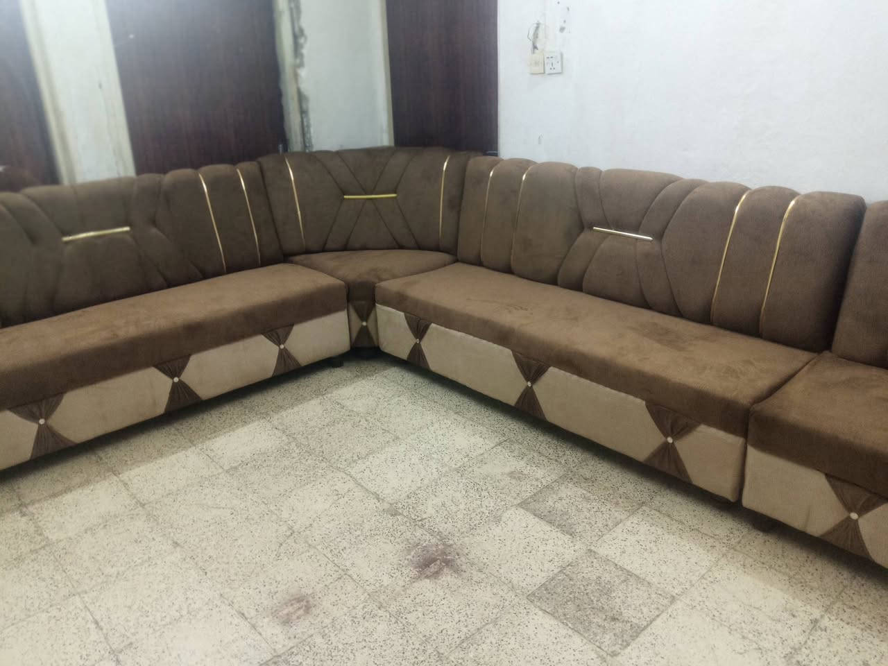 طخم ديوان خشب عراقي ثقيل دوشمة جديده اليوم كمل
7امتار ونص بالضبط قمة الجمال السعر 250 فول نضافة 
العنوان موصل حي عدن الليسر داخل السوق للتواصل خاص مفتوح


**إذا كنت صاحب هذا الإعلان وتريد حذفه لأي سبب، رجاءا أرسل رسالة إلى الدعم الفني**