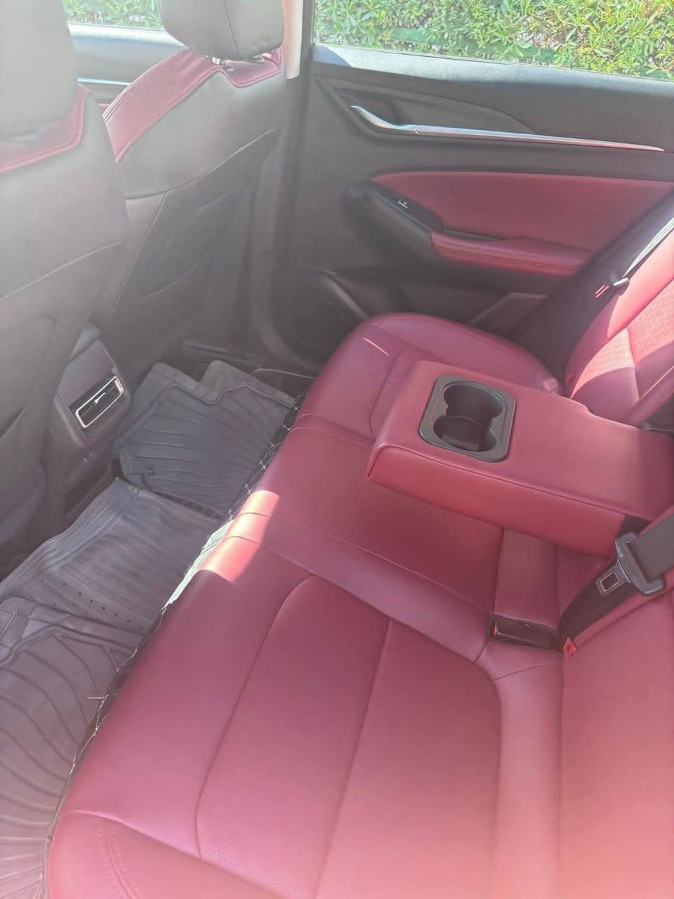 شانجان ايدو بلاس اس موديل 2022 فول مواصفات مكينة تيربو.. رقم اربيل ماشيه ٦٣ مكفوله ونظيفه جدا مال بيت عدا طخه بسيطه بالجاملغ الخلفي....
***********
