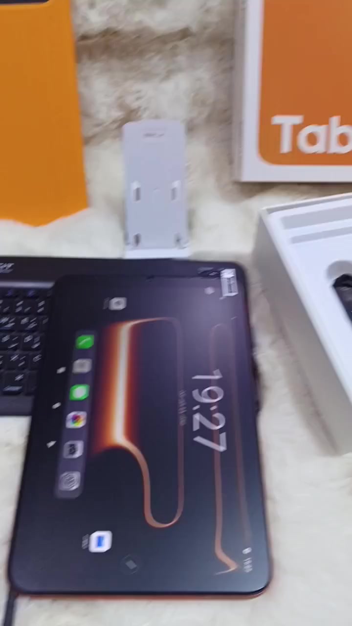 تابلت 17برو جديد بالكرتون اصلي صناعه cclt ذاكره واحد تيرا بايت عشوائي 16يدعم سيمكارت شحن تايبسي حجم الشاشه 10انج مع كامل ملحقاته السعر 170الف ع اول تم


**إذا كنت صاحب هذا الإعلان وتريد حذفه لأي سبب، رجاءا أرسل رسالة إلى الدعم الفني**