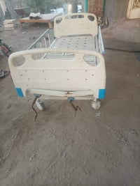 سرير طبي • أثاث