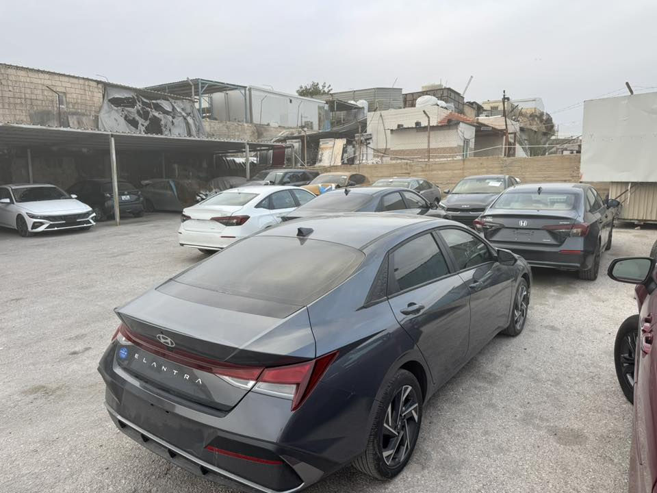 سلام عليكم النترات عدد 3 وحد هايبرد وثنين بانزين موديل 2025 كلهن فول مواصفات لمتد اي ستفسار على رقم ***********وكلهن بدون ايرباك ولا تبديل
