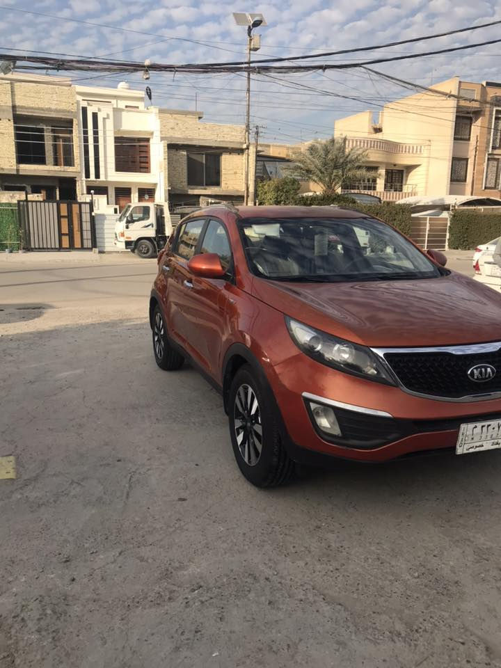 السلام عليكم سبورتج موديل 2013  خليجي مكينه 2400 كويتي ماشية ١٧٥ بدون صبغ بلادية  جاهزه من كلشي بسمي العنوان الغزالية للاستفسار على رقم *********** 
غير متواجد على نت
