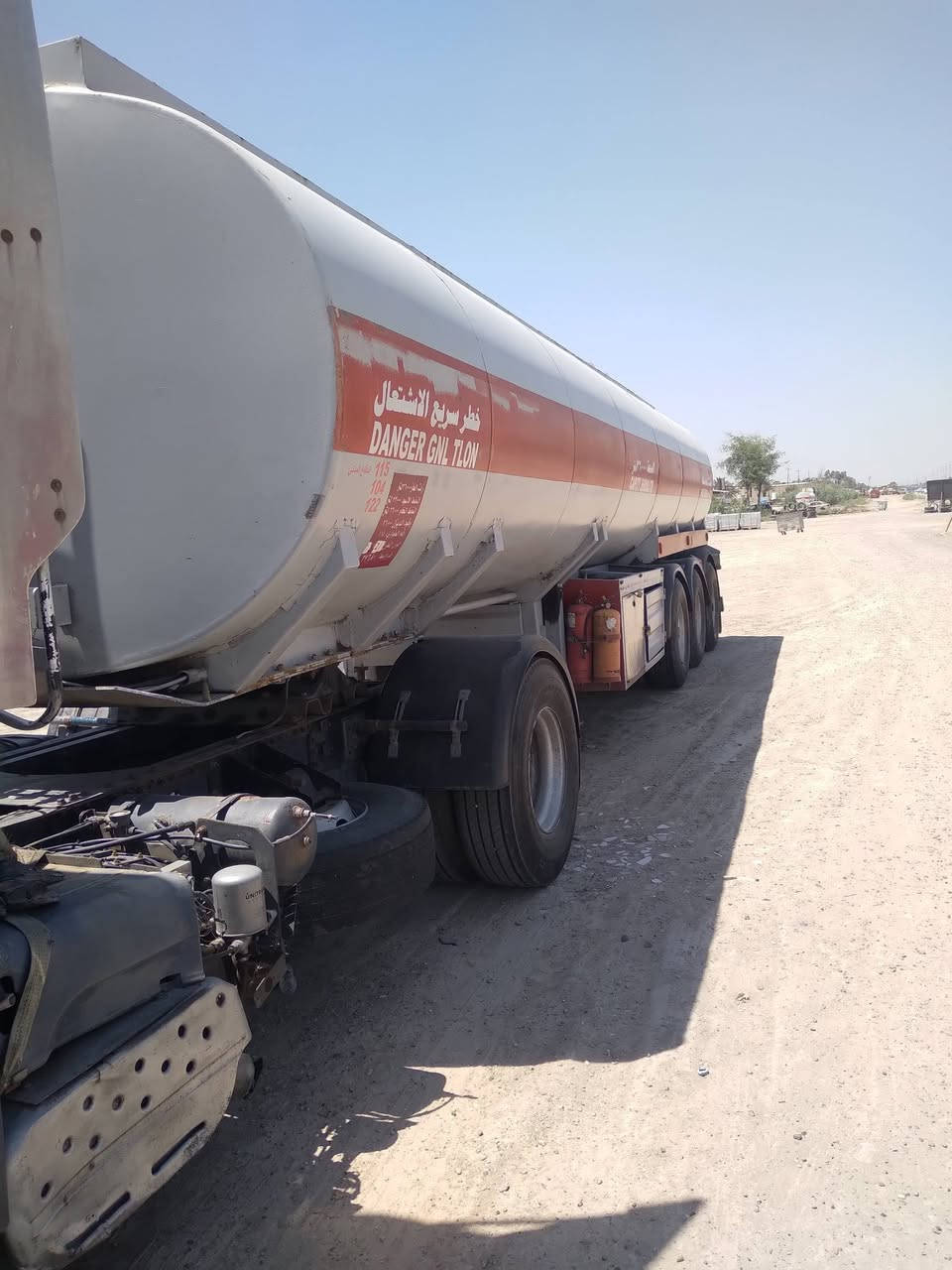 سلام عليكم
رينو للبيع موديل 2000   بم ونوزل بلادي  تانكي حرفش 
تكيال  +جي بي اس +تصريح أمني  
تخم تاير  راس+ وعربانه  
مكان  بغداد المحموديه 
مكلف بلنشر  رقم صاحب السياره ***********
