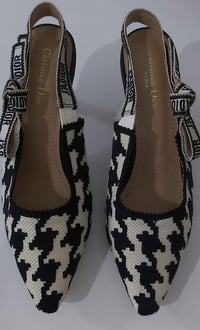 حذاء نسائي • زارا • ديور