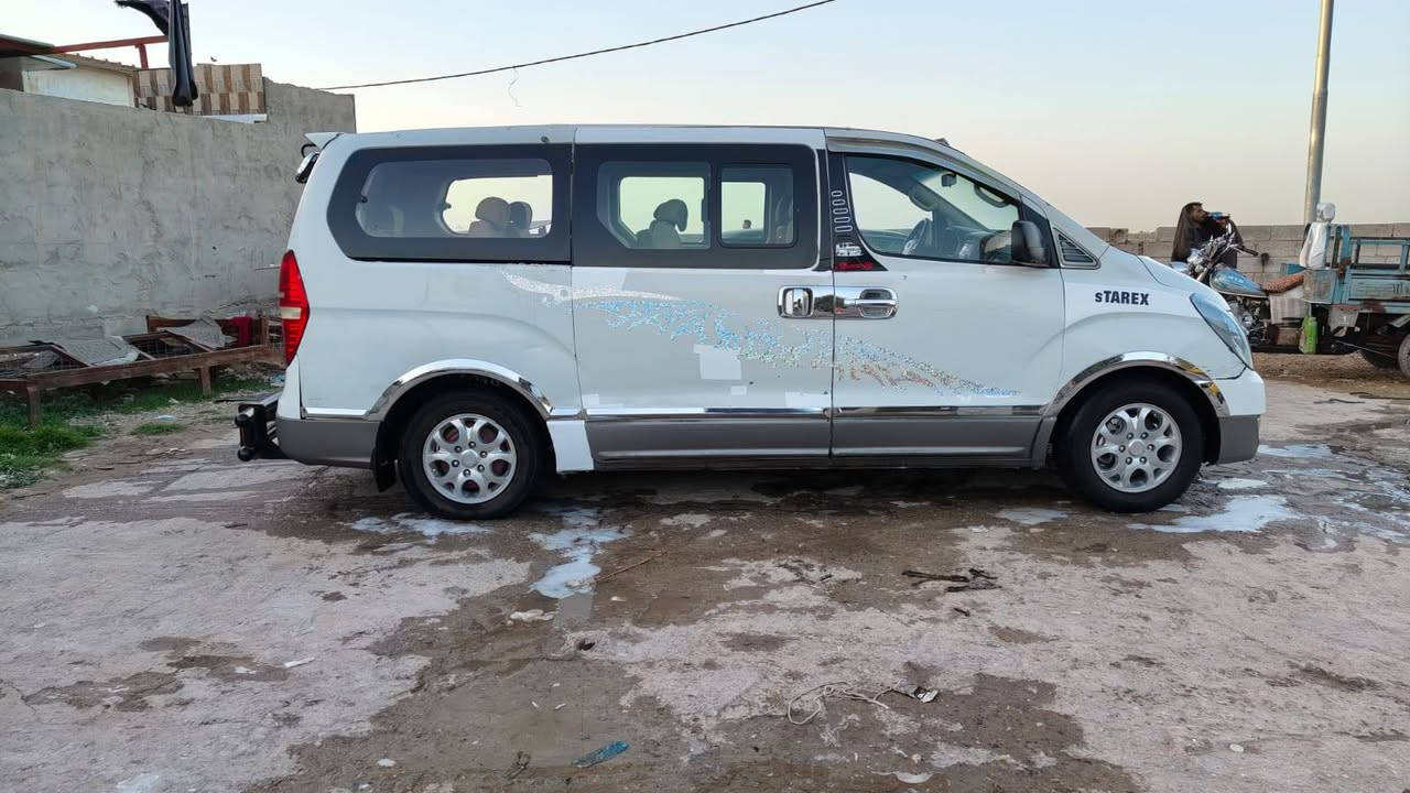 ستاركس 2010 مفتوح اصل رقم بابل انكليزي امصفره هيئه ومرور سياره جاهزه  مكينه كير اكسن كله جديد   بيهه جاملغ الخلفي صبغ  فقط  مكاني نجف مشخاب السعر ١٣٤ وبيه مجال حك جيه ***********
