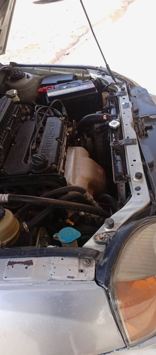 كيا ريو 2005صدر خلفي امامي  جديدتبريد شغال داخله كله جديد تايرات جديده سنترلوك شغال 
رقمه بغداد انكليزي باسمي  للبيع او مراوس حسب القناعه السعر 40 للتواصل على الرقم ***********
