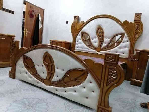 السلام عليكم هذا شغلي اني صباغ اخشاب وتصليح اليريد صباغ وتصليح اخشاب اني حاضر ولتزم بل موعد وشغل مضبوط رجال عل باب الله اريد اعيش وساهل ويه ناس وين مجان رزق اروح اشتغل شغل موقعي وين مجان اشتغل فه العنده شغل بلخدمه ويخليني عل باله التزام بل موعد ***********وتساب
