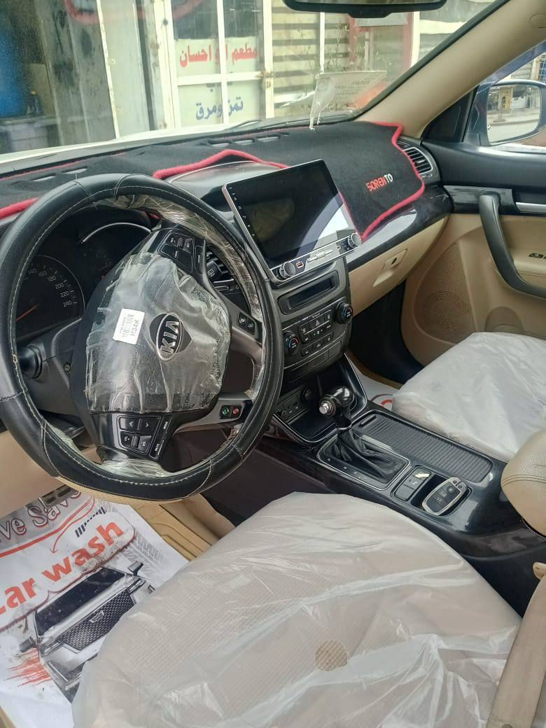 سورنتو
سورنتو خليجي 2015 رقم اربيل الجديد شرط التحويل 
مكينه اربعه دوش مكفول من كلشي 
فقط كازكيت تبديل حديد اصلي على ايدي 
ماشيه 137
7 راكب
تبريد وتدفئه 3 قطع جيد جداً 
حساسات امامي وخلفي 
كامره امامي وخلفي وداخلي معه شاشه اصليه 
دخول ذكي 
تحكمات شغاله كله 
بصمه السياره 
مواصفات معروفه عده البانوراما 
جاهزه للئخير
وتراي وين ما يعجبك حاضر 
مكفوله السياره 
فقط بارد بسيط جهه الأيمن بل اسفل البابتين جرت شخط
رجعت بارد ولا امبينه ولا صبغ ولا كارت 
وجوه قبق البانزين رصعات اثنين عايفهن بسيطات 
فقط
نضيفه السياره الحمدلله نصبه ولا متعوبه 
وشايف الف خير لتصير من نصيبه  والشراي يخابر يجي يشوف ويقتنع ***********
