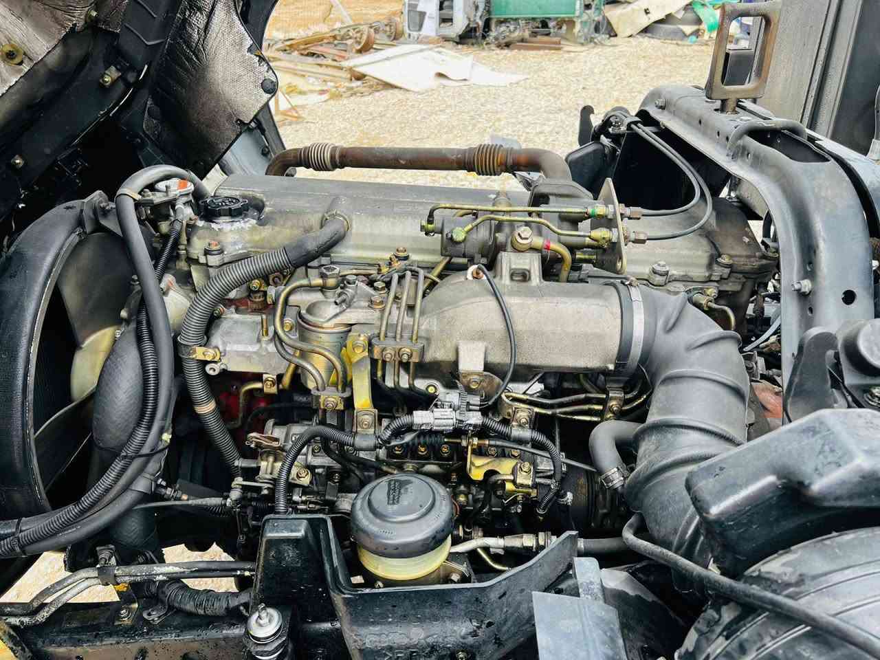 اللهم صل ع محمد وآل محمد 👍🇮🇶🇮🇶
هينو انكر ابو الشفه  كابسه نفايات كبسه 10 مكعب 
مكينه 6 سلندر بم ونوزل دخول جديد 
 معرض النصر / قضاء النصر / ذي قار 
***********
***********
