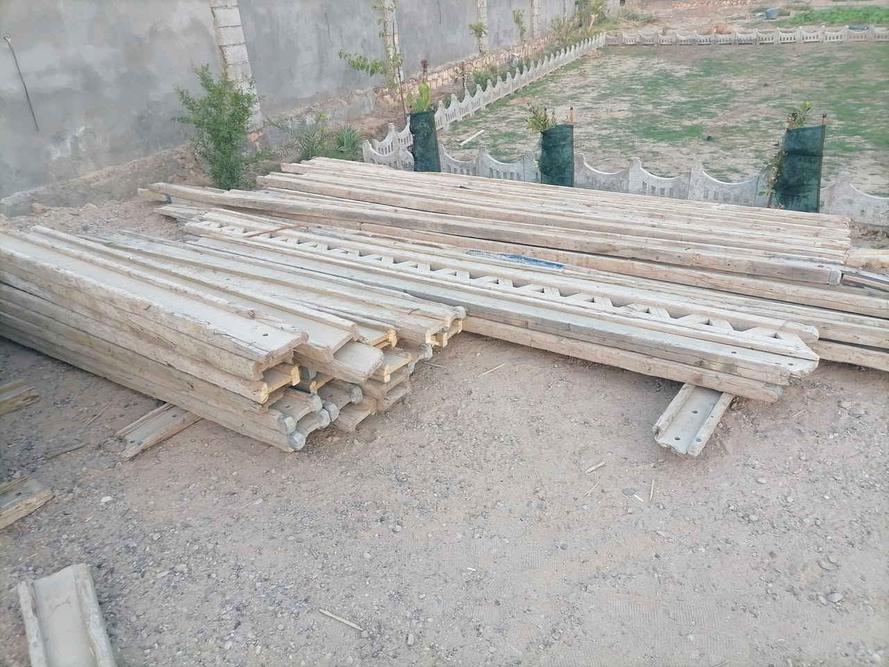 دوك للبيع  كمية كبيره ابيع شلع من المترين فما فوق  السعر مناسب  3250الف المتر الطول
***********
نمساوي اصلي
