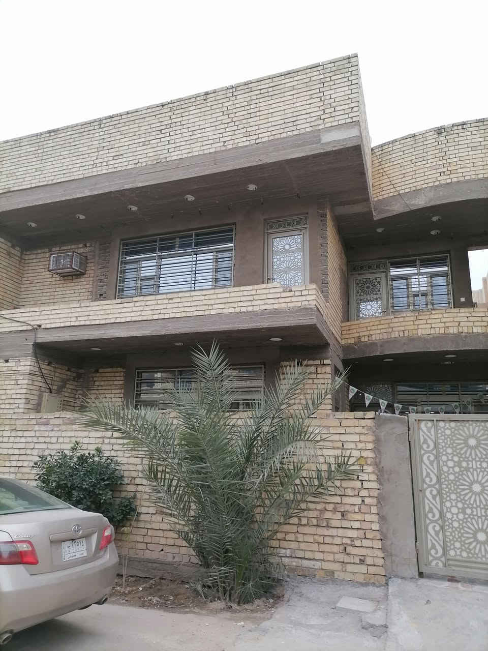 دار للبيع أو للأيجار
مساحة 200 متر
4غرف نوم خدمات عدد3 وطابقين
الاتصال على الرقم نفس صاحب الدار
***********
***********
فالح ابو محمد
بيع 280 مليون
ايجار 900 الف شهريا
الدورة / البوعيثة / العدل / خلف جامع كامل عبود
