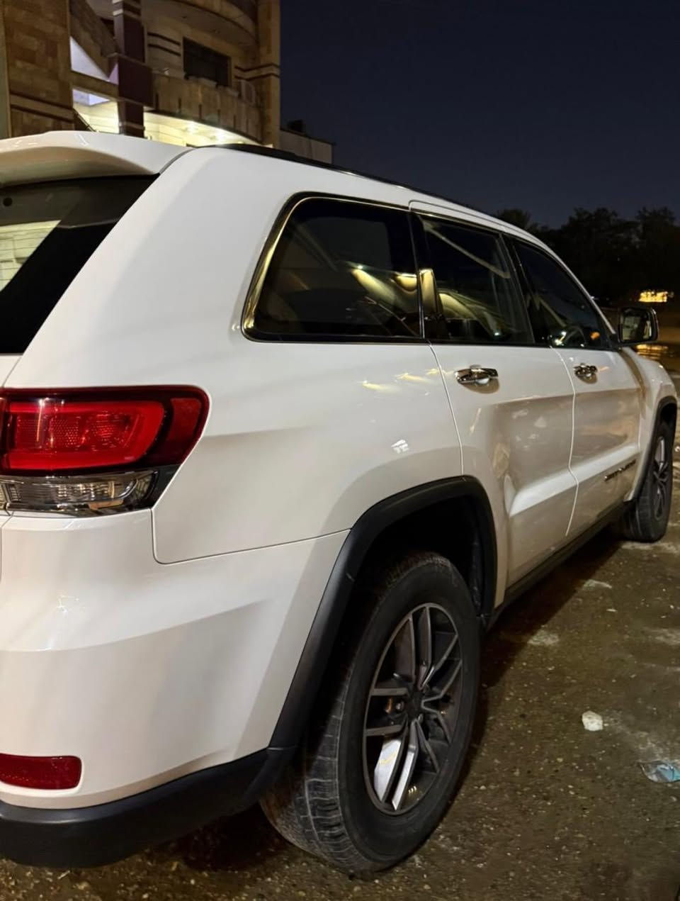 جيب لاريدو وارد امريكي
حادث موضح بالصور 
موديل 2020 
مواصفات المتد معروفه
كشنات كهرباء جلد + تدفئه تبريد 
ستيرن تدفئه 
خزن مقعد 
بانوراما
صندوق كهرباء 
وهواي موصفات 
لاستفسار ***********
