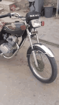 لبيع أو مراوس بأصولي كلك كلك كلك مديل 2025 محرك ما مفتوح وناعم السعر 450 وبيها مجال ***********
