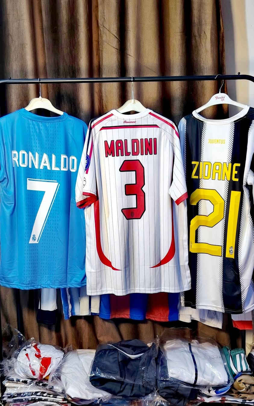 دريس ريال مدريد رونالدو سعر القطعه ب 8 
دريس ميلان مالديني سعر القطعه ب 8
دريس يوفنتوس زيدان سعر القطعه ب 8
و يوجد لدينا جملة و التوصيل لكل محافظات العراق
للحجز والاستفسار التواصل مع الرقم *********** واتساب أو مراسلة الصفحة
